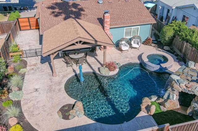 648 Buckeye Dr, Livermore CA: https://media.crmls.org/mediaz/2f98a2e3-dde6-4e1f-963c-0ade554132b1.jpg