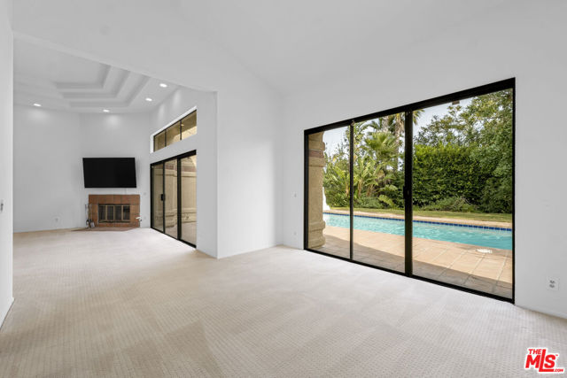 3516 Malibu Country Drive, Malibu CA: https://media.crmls.org/mediaz/2f98b01b-659d-4215-be9c-0eca90ce5dd1.jpg