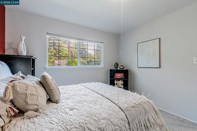 49 Terra Bella Dr, Walnut Creek CA: https://media.crmls.org/mediaz/2f98ca15-0b42-46e7-9643-b79af002aa40.jpg
