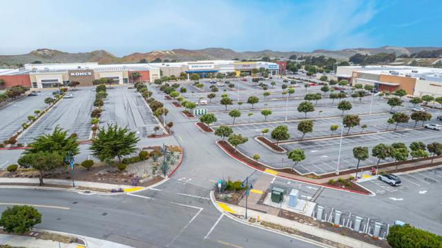 267 Sandy Gulch Drive, Marina CA: https://media.crmls.org/mediaz/2f993d6a-ab99-4b59-b4a2-a7ce4a328a3c.jpg