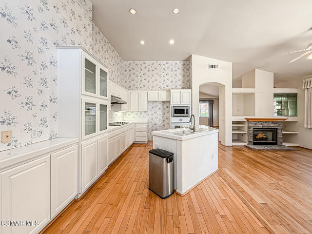 cFamily and Kitchen5