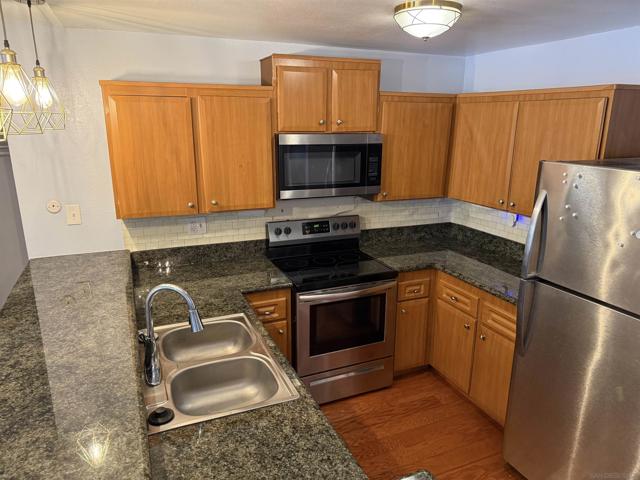 6131 Rancho Mission Rd, San Diego CA: https://media.crmls.org/mediaz/2f99aa06-8626-4f76-af3b-149ddfe676cc.jpg
