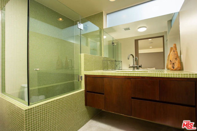 9892 BEVERLY GROVE Drive, Beverly Hills CA: https://media.crmls.org/mediaz/2f99dfdd-1fa0-49ae-9350-ce3b9c39a421.jpg