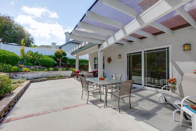 1911 La Subida Way, San Marcos CA: https://media.crmls.org/mediaz/2f9a213d-68d2-4d91-9899-88e38fcbf6ad.jpg