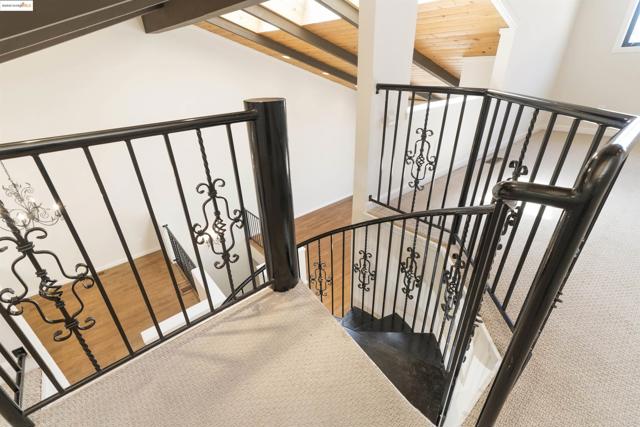 1881 Grand View Drive, Oakland CA: https://media.crmls.org/mediaz/2f9a23a6-82f4-4edb-b2b2-8789c3b7dfc3.jpg