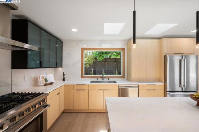 2662 Tuliptree Ln, Santa Clara CA: https://media.crmls.org/mediaz/2f9c29f6-67f1-44b9-a7d9-39329a4b804b.jpg