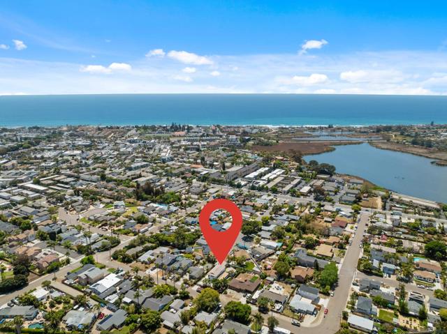 2537 Davis Ave, Carlsbad CA: https://media.crmls.org/mediaz/2f9c4844-0e99-44d3-aaa5-4f23dda7b7ba.jpg