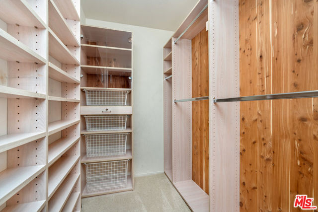 3086 Indian Mesa Drive, Thousand Oaks CA: https://media.crmls.org/mediaz/2f9cda7d-0d0d-4f22-b21e-6f4f5d6af992.jpg
