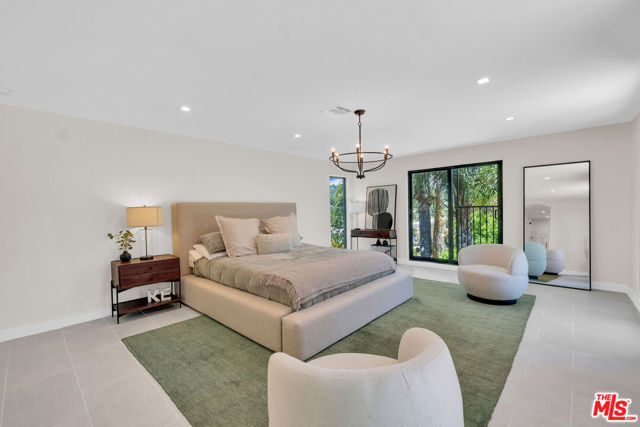3236 Primera Avenue, Los Angeles CA: https://media.crmls.org/mediaz/2f9cf812-2093-43ce-a37a-86e04e96b771.jpg