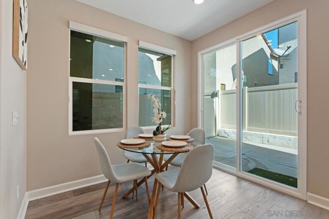 1938 Julie Dawn Pl, Escondido CA: https://media.crmls.org/mediaz/2f9d1eeb-25e6-4e58-96d1-1d75385a7d26.jpg