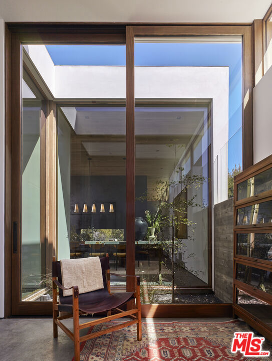 6708 Wildlife Road, Malibu CA: https://media.crmls.org/mediaz/2f9d3961-28aa-4c85-86da-21cde6c5fa7a.jpg