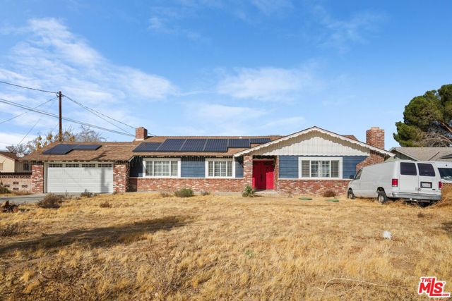 4631 W Avenue M8, Lancaster CA: https://media.crmls.org/mediaz/2f9d3fdb-236d-41e9-b041-6e455cb7133f.jpg