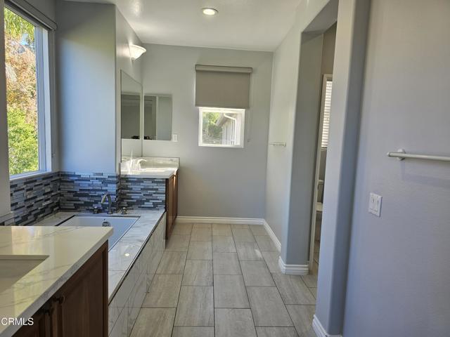 Detail Gallery Image 22 of 38 For 7454 Chanteclair Ct, Los Angeles,  CA 91042 - 5 Beds | 3 Baths