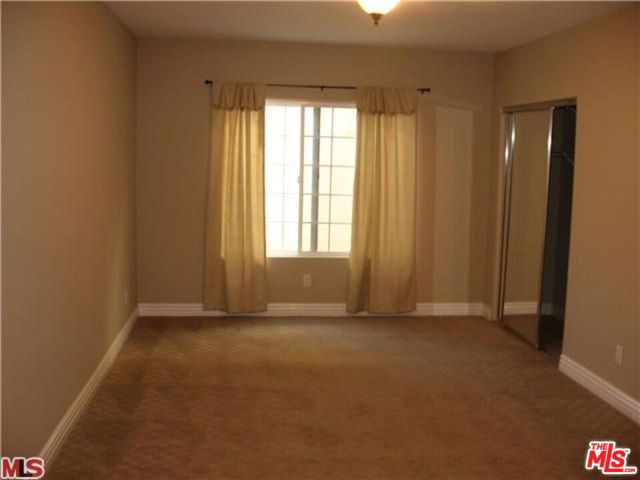 1135 S Rexford Drive, Los Angeles CA: https://media.crmls.org/mediaz/2f9ef6ec-6fdb-4477-8f40-77b6c4456c76.jpg