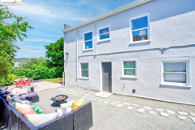 Image 43 of 54 For 3233 Ardley Ave