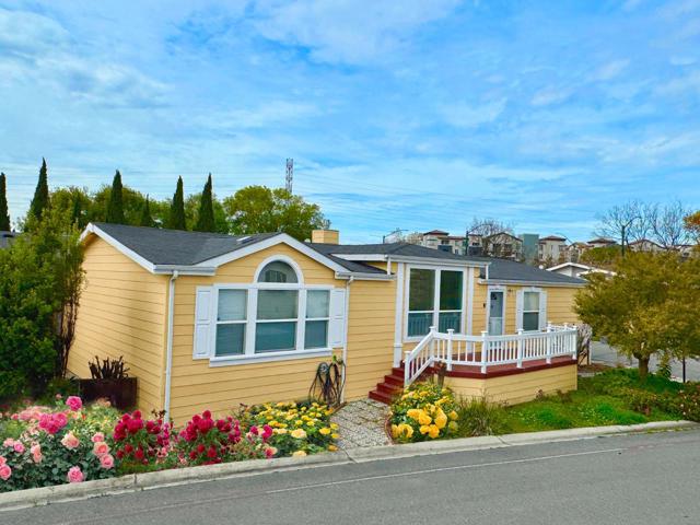 1225 Vienna Dr, Sunnyvale CA: https://media.crmls.org/mediaz/2f9f7647-3542-45b2-bf37-419db6f95c1c.jpg