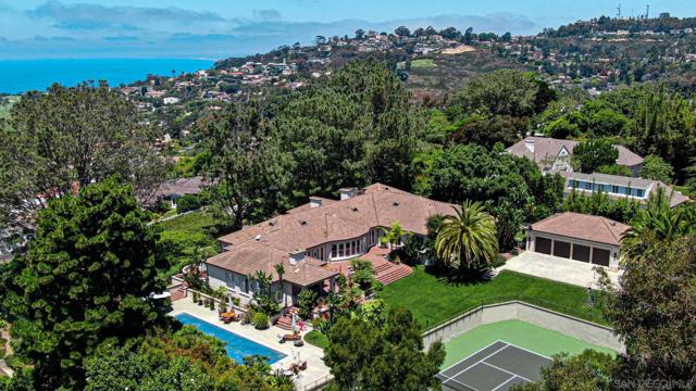 1515 El Camino Del Teatro, La Jolla CA: https://media.crmls.org/mediaz/2f9f9e8c-f73f-45f2-bcd8-edb4cc997aeb.jpg