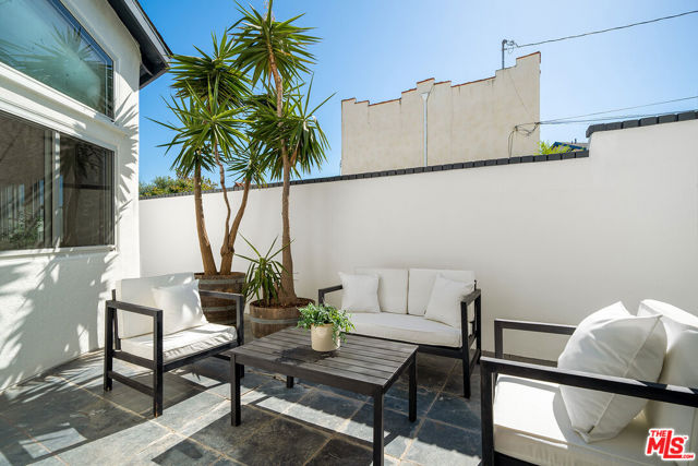7145 Trask Avenue, Playa del Rey CA: https://media.crmls.org/mediaz/2f9fd504-f66f-4bbb-8503-249882311aaf.jpg