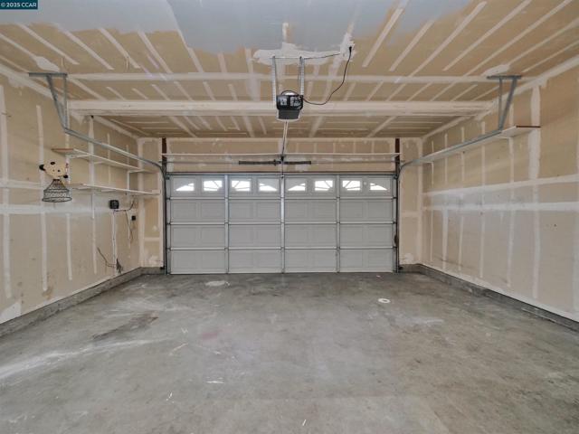 2035 Pasado Avenue, Manteca CA: https://media.crmls.org/mediaz/2fa00766-d73e-420b-b0cb-10b1608733b2.jpg