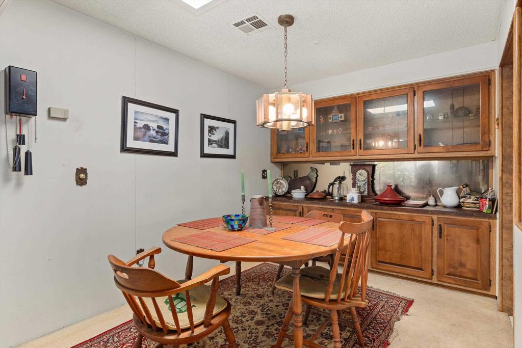 350 El Camino Real - photo 14