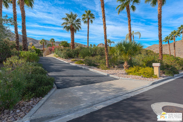 27 Alta Vista Drive, Rancho Mirage CA: https://media.crmls.org/mediaz/2fa041a1-ee64-4769-b12a-bcc73894d9d6.jpg