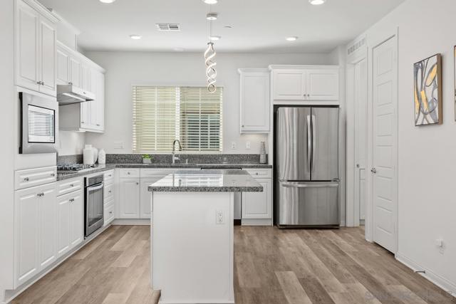 12932 Peppergrass Creek Gate, San Diego CA: https://media.crmls.org/mediaz/2fa09cc6-f1a2-4319-ba8a-29dfcaf5db5d.jpg