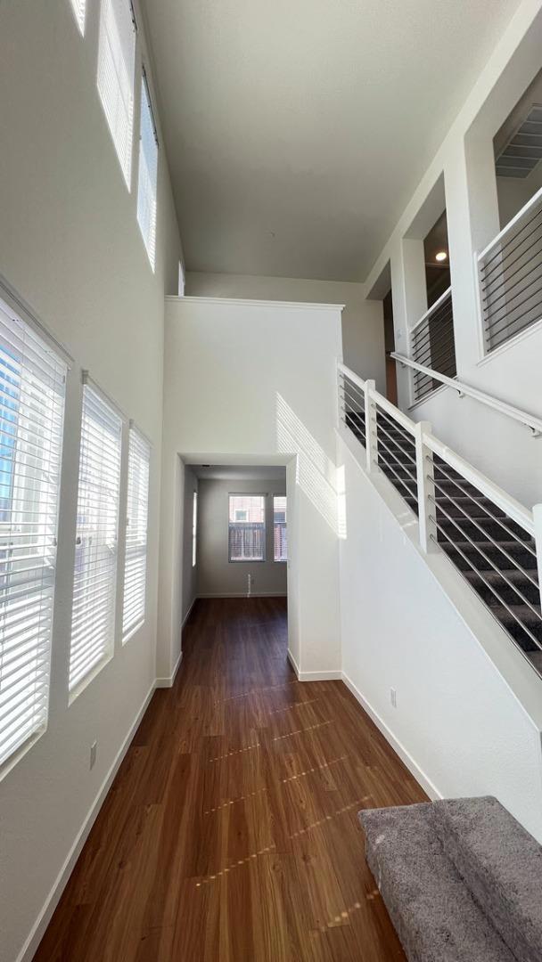 Image 4 of 25 For 34 Seasmoke Place