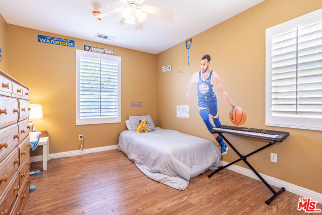29266 Pilgrim Court, Valencia CA: https://media.crmls.org/mediaz/2fa0c525-a786-4658-932e-52e111348692.jpg