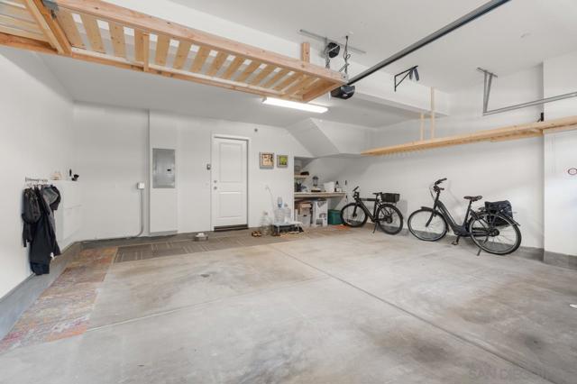 4170 Sitio Cielo, Oceanside CA: https://media.crmls.org/mediaz/2fa16e06-838e-488b-9026-fe54e66e58bc.jpg