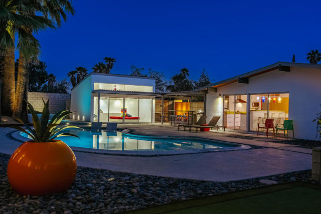 438 E Racquet Club Road, Palm Springs, CA 92262