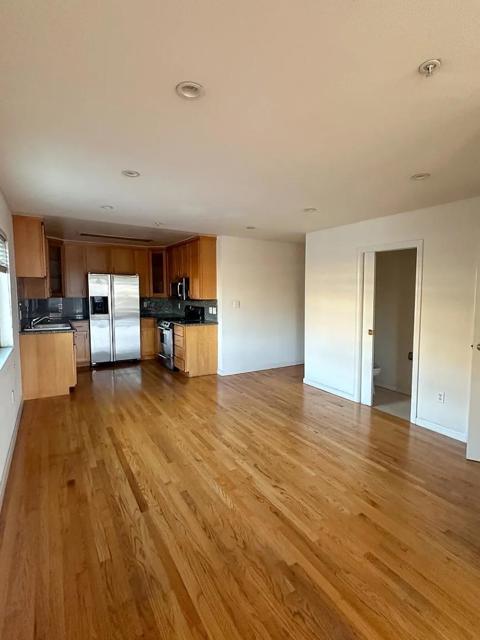 1588 Indiana Street, San Francisco CA: https://media.crmls.org/mediaz/2fa26557-5c92-4567-bdbf-f44cc7571753.jpg