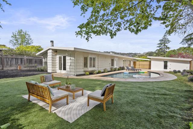 329 San Rafael Avenue, Belvedere CA: https://media.crmls.org/mediaz/2fa2b9b2-e3ea-424e-a602-579aff6d29ee.jpg