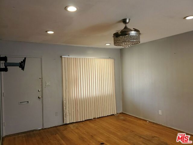 14320 Osborne Street photo 5