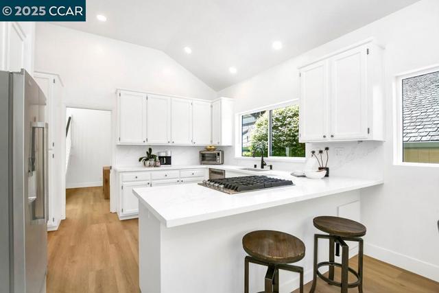 959 Redwood Dr, Danville CA: https://media.crmls.org/mediaz/2fa3aad1-7902-409d-a3cc-f6a3d58a2408.jpg