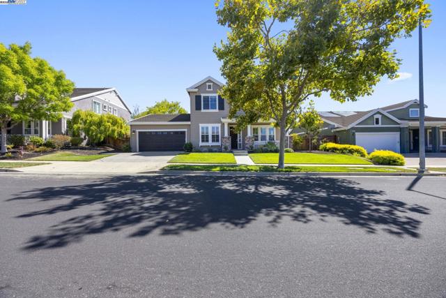 1037 Lexington Way, Livermore CA: https://media.crmls.org/mediaz/2fa3e50b-23da-49e1-b22c-ed1ef03b82fa.jpg