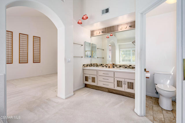 3695 Mapleknoll Place, Thousand Oaks CA: https://media.crmls.org/mediaz/2fa43668-53c0-480b-9325-33a22eecc2e8.jpg