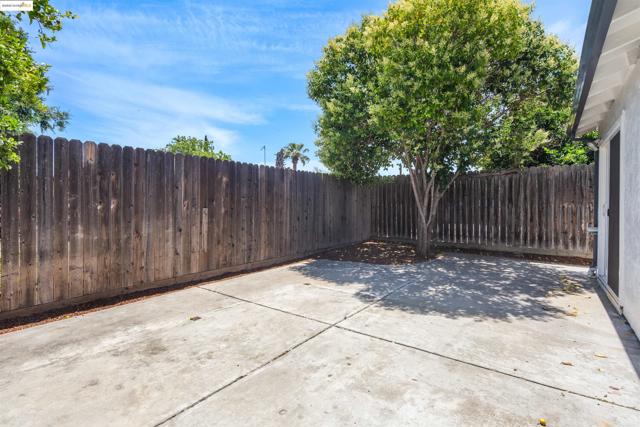 56 Amelia Way, Pittsburg CA: https://media.crmls.org/mediaz/2fa48290-b06c-4875-aaad-375e97e61f44.jpg
