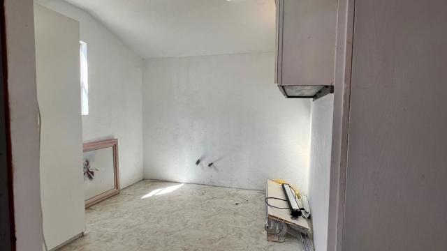 15958 Via Descanso, San Lorenzo CA: https://media.crmls.org/mediaz/2fa48a04-6549-4faf-a28f-bc2125eaceef.jpg