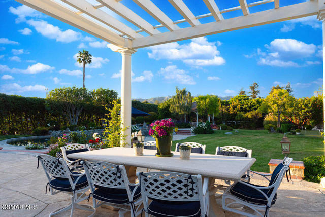 1816 Brittany Park Road, Camarillo CA: https://media.crmls.org/mediaz/2fa4bd10-bd6b-4d08-a622-3a42ae256ba9.jpg