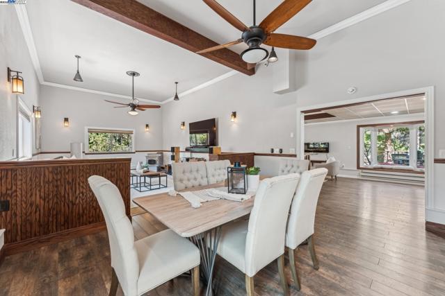 4613 Mirador Dr, Pleasanton CA: https://media.crmls.org/mediaz/2fa4bedc-1352-4404-a1d6-1db105c9bbbd.jpg