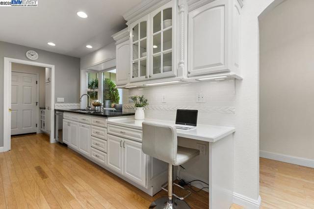 586 CAMBRIAN WAY, Danville CA: https://media.crmls.org/mediaz/2fa4d712-bbd7-4d2d-9863-85faca0a17a4.jpg