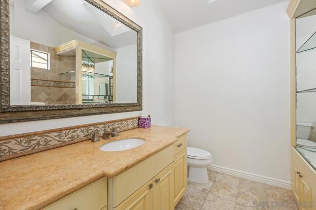 8585 Via Mallorca, La Jolla CA: https://media.crmls.org/mediaz/2fa594f3-3e65-4831-9b14-57af3eb1c433.jpg