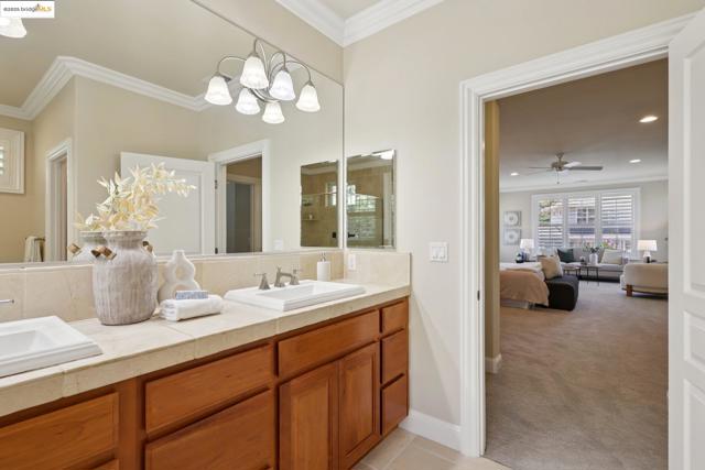 125 Mystic Pl, Alamo CA: https://media.crmls.org/mediaz/2fa5a469-b481-4da1-b664-bde5c16eeb8d.jpg