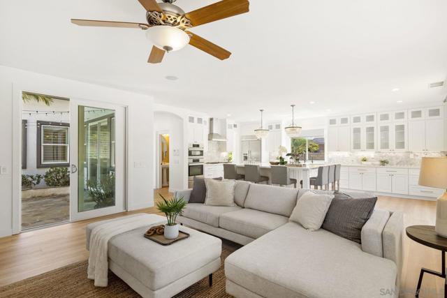 2337 Douglaston Glen, Escondido CA: https://media.crmls.org/mediaz/2fa5f3aa-5549-4056-a776-c43d81bdc85a.jpg