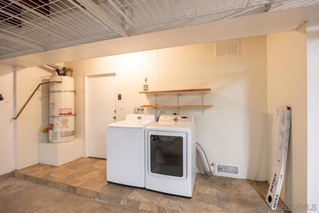 13669 Comuna Drive, Poway CA: https://media.crmls.org/mediaz/2fa6a29b-04ce-4411-abd3-c2ba75c3dac5.jpg