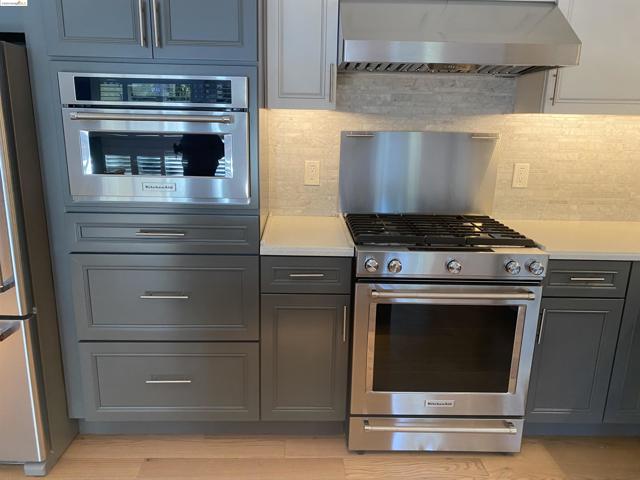 190 Cleaveland Rd, Pleasant Hill CA: https://media.crmls.org/mediaz/2fa6b529-3612-46eb-82f6-7ba661f32a22.jpg