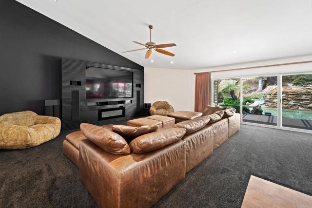 Image 20 of 39 For 7056 Del Cerro Boulevard