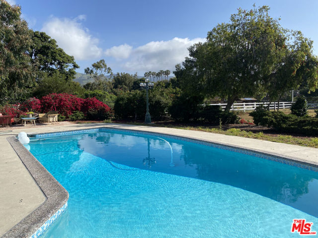6970 Fernhill Drive, Malibu CA: https://media.crmls.org/mediaz/2fa82998-5f24-4cba-a4d6-cbaaa43af2d7.jpg
