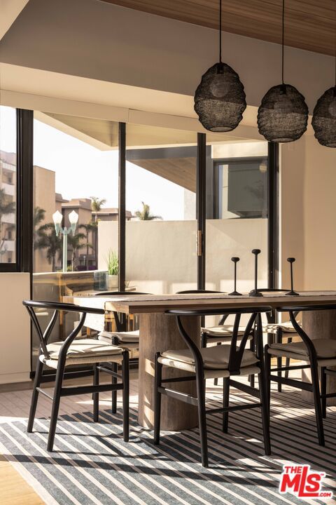 734 Esplanade, Redondo Beach, California 90277, 2 Bedrooms Bedrooms, ,2 BathroomsBathrooms,Residential,For Sale,Esplanade,25559139