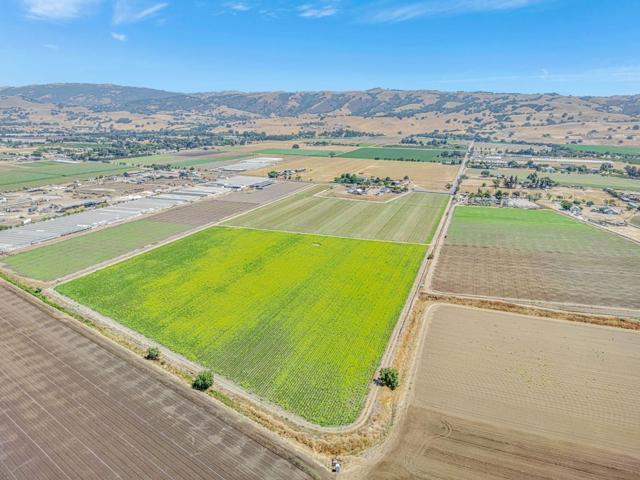 2718 Ferguson Road, Gilroy CA: https://media.crmls.org/mediaz/2fa9a461-af26-4ad9-9061-7be2185a10b0.jpg